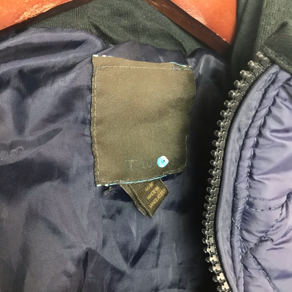 NWT Quilted Vest w/ Hood - Picture 4 of 5